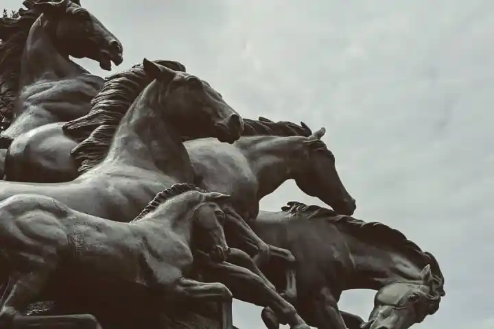 Bronze sculpture of mustangs